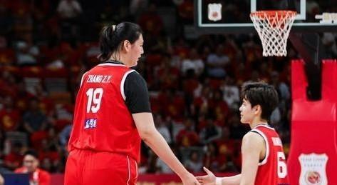 中国女篮vs尼日利亚最后两分钟纯享 张子宇无惧防守强拿两分制胜 逆转胜利振奋人心