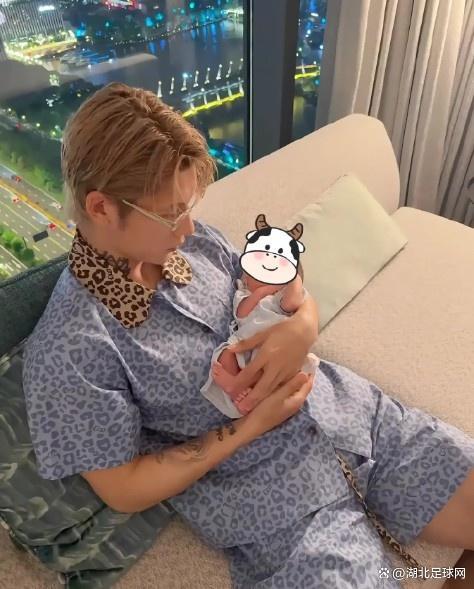 陈蒲官宣喜获双胞胎 吾家有囍好事成双