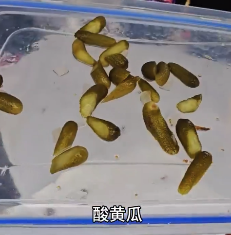 难怪都爱跑马拉松，跟吃流水席一样