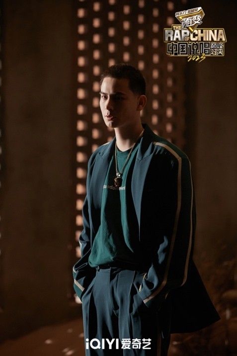 歌手step.jad依加签约华纳音乐 打破固有印象不断突破自我