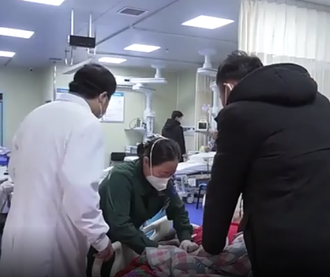 全力保障重点人群医疗救治