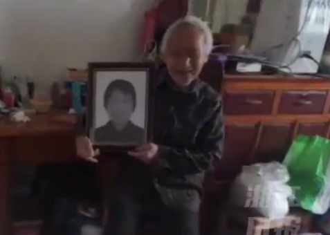 82岁老人续写爱情日记落笔已是永别