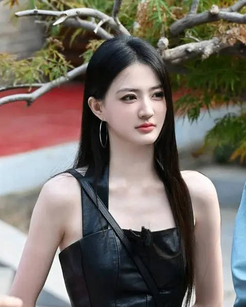 徐璐直播回应不拍戏：不是不拍比较好的股票配资平台，演员的运气很重要