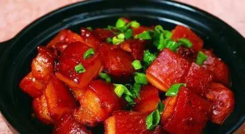 红烧肉这样做最好吃，肥而不腻全家抢，秘方竟然这么简单？