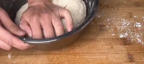 7块钱烫面饼不够吃，自己做金黄多层，香到邻居敲门？