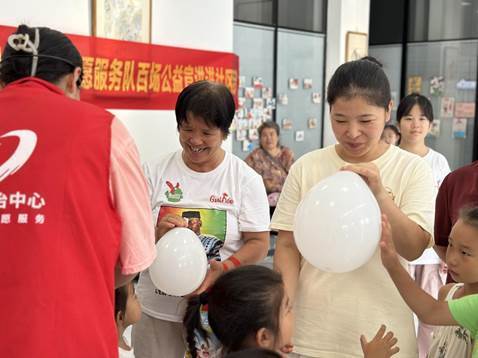 青岛西海岸新区：“青安心”志愿进社区 织密社会心理服务网