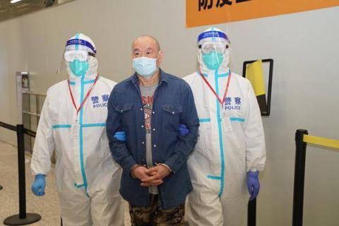 外逃20年职务犯罪嫌疑人许国俊归案 银行资金盗用案曾震惊全国