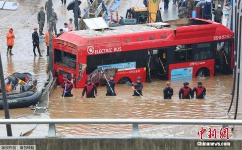 韩国近期强降雨已致47人死亡 近2万人疏散避险