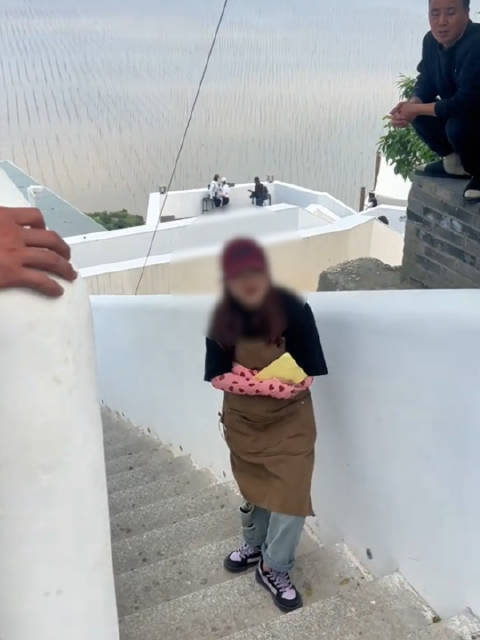 咖啡店成打卡地后要求先消费再进