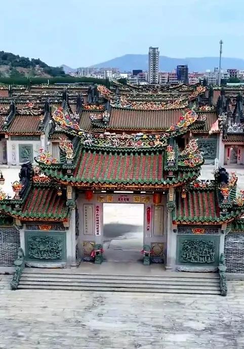 官方通報(bào)1.14億違建豪宅將強(qiáng)拆 引發(fā)廣泛關(guān)注