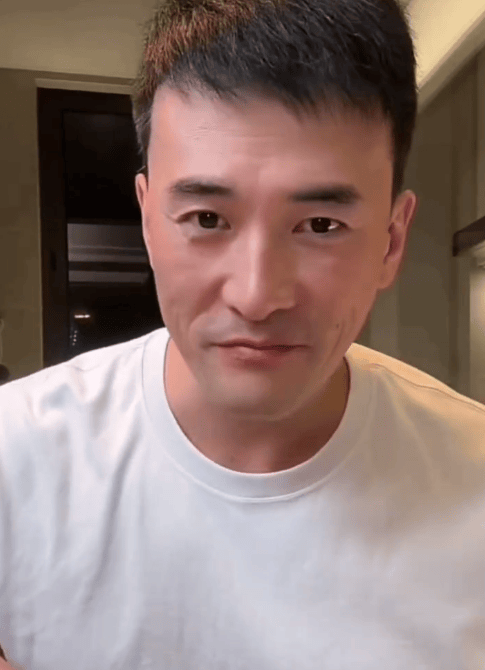 何洁前夫赫子铭回应离婚:谁眼睛没瞎过,但不后悔