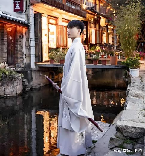 男子稱在西湖景區(qū)穿漢服拍照遭驅(qū)趕 雙方各執(zhí)一詞