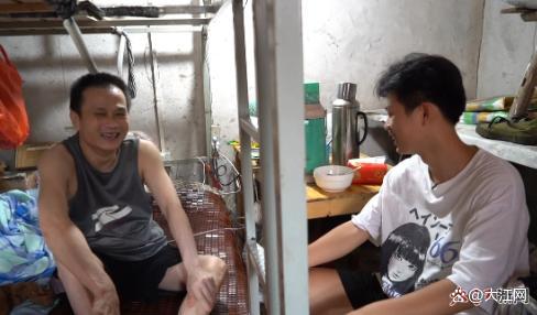 江西少年要带着爸爸上大学 孝心与梦想同行