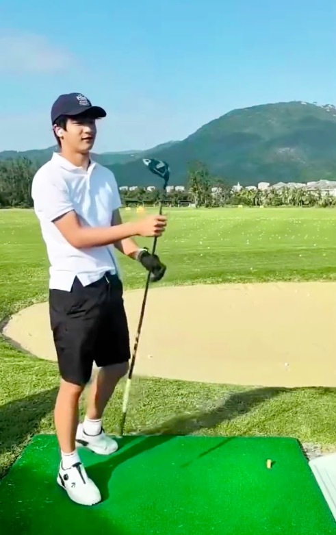 叶一茜田亮14岁儿子近照 网友调侃“田亮基因的胜利”