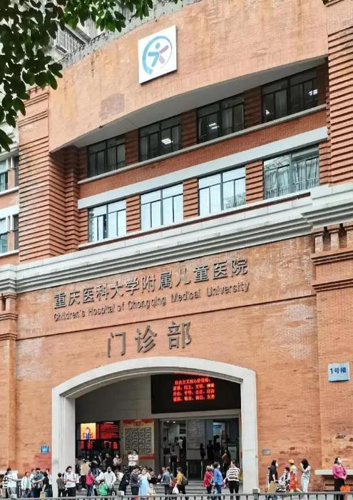 7歲女童感染甲流后去世 母親在ICU前痛哭磕頭求救