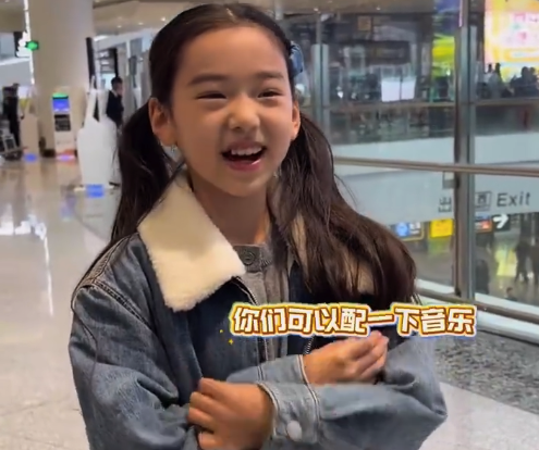 小酒窝走在学校会被打招呼 小酒窝说展示就展示