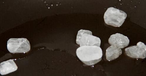 炖猪肉时，有种调料不能放，否则猪肉又老又柴，很多人都不懂