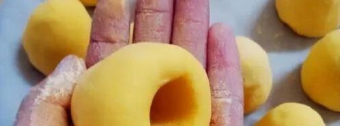 窝窝头怎么做好吃？掌握2个技巧，窝头口感筋道，放凉了也不硬
