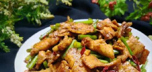 春天别只会给孩子吃猪肉，多吃这肉，比猪肉便宜，比牛肉滋补
