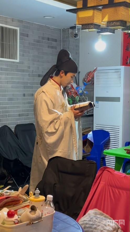 河头老街NPC拒当网红想演好李白 传承文化真谛