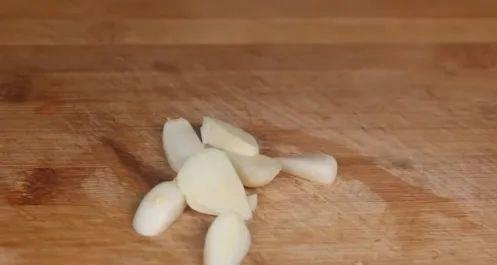 辣椒油要这样做，香味浓郁，拌面拌凉菜，拌啥都好吃，简单实用