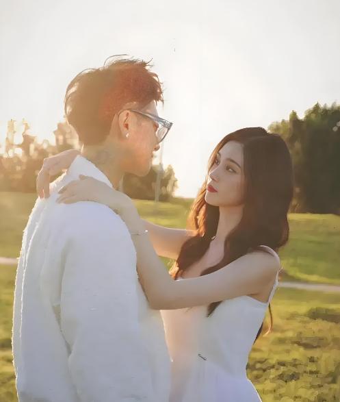 徐艺洋自曝婚礼将不请伴郎伴娘 甜蜜筹备引关注