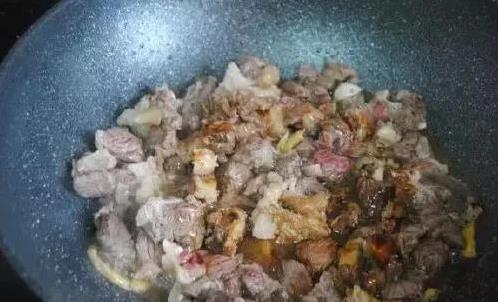 一周做3次全家抢光，番茄牛腩香到邻居敲门，老公光听名字就饿了
