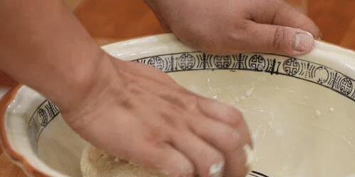 一家老小围着包饺子，香喷喷茴香馅的秘密，学会后全家夸你行