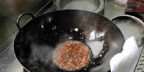 一根黄瓜也能成大菜？10分钟做出酱拌黄瓜，爽脆到全家抢着吃