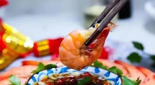 3分钟搞定白灼虾，鲜甜爆棚，懒人也能变大厨？