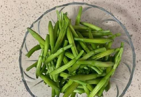失眠翻来覆去睡不着？一道家常菜帮你安神，10分钟学会