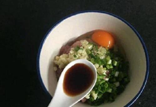 大米不只煮饭香，半斤瘦肉裹珍珠，蒸15分钟惊艳全家