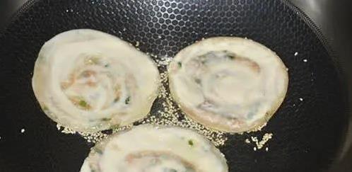 家常葱油酥饼香到爆，3步做出酥掉渣，早餐从此不重样