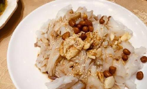 湛江白切鸡88元一斤，皮脆肉嫩香到爆，外地人却不敢下筷？