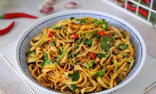 豆皮金针菇5分钟出神菜，低卡减脂，味道却让人上瘾？