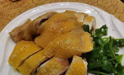 湛江白切鸡88元一斤，皮脆肉嫩香到爆，外地人却不敢下筷？