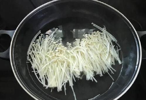 豆皮金针菇5分钟出神菜，低卡减脂，味道却让人上瘾？