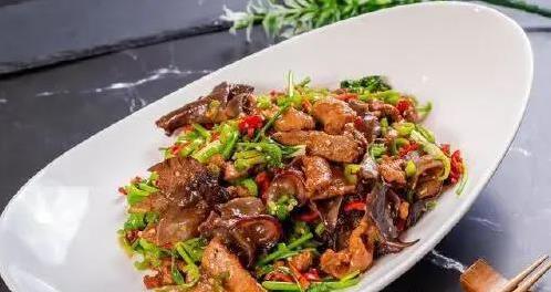 家常辣椒炒肉有秘诀，3步做出大厨味，你也能行？