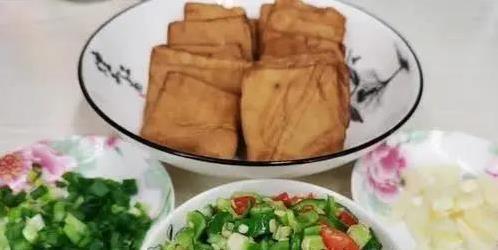 小时候的红烧豆腐香，跑遍菜市场难找回，家常做法有啥秘诀？
