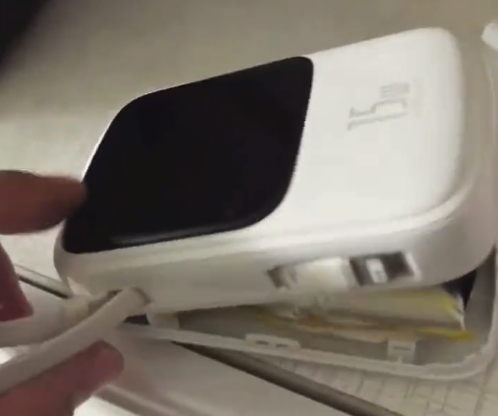 男子吐槽充电宝使用2年多后鼓包被品牌投诉侵权