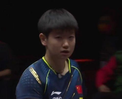 孙颖莎练球笑得好开心 轻松训练显真性情