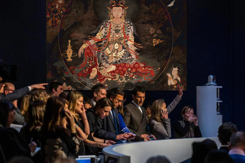 戴渭《水月观音像》梵行系列壁画拍出252,000美元，敦煌画作震撼全场！