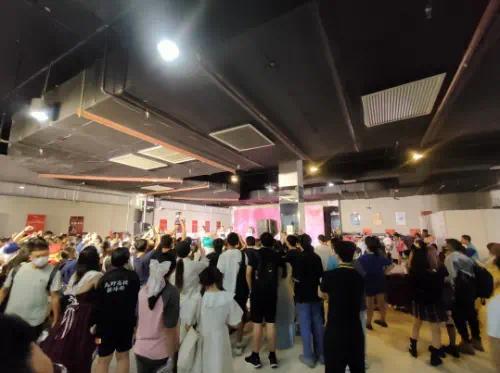 暴力熊GLOOMY亮相CDS动漫展北京站 引发粉暴热潮