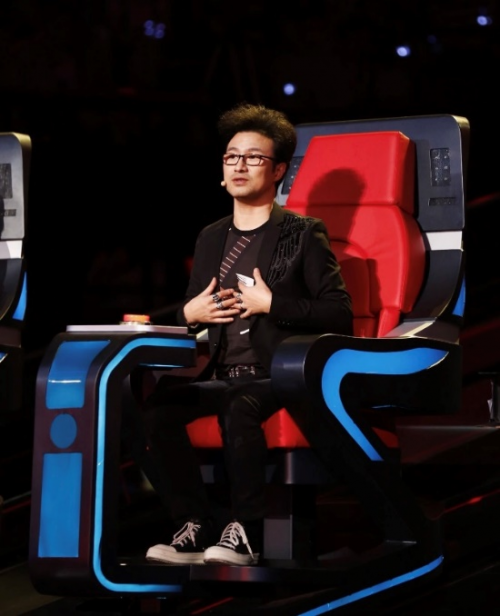 52岁的摇滚明星汪峰的新恋情绯闻，再次让他收获高度关注！