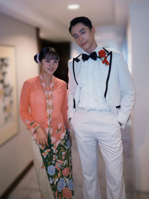 《小娘惹之翡翠山》黄暄婷邓伟徳亮相上海电视节 娘惹文化新风潮邂逅东方之都