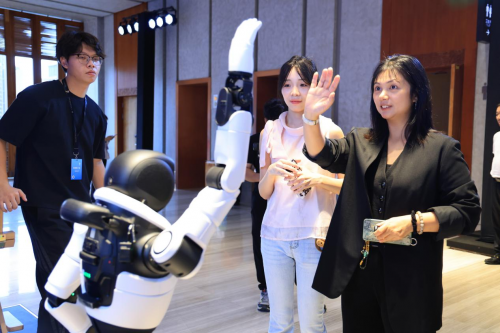 智元助阵海南海外电影节，AI本事成为影视产业“新伙伴”