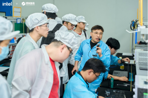 探秘幕后:机械革命2025粉丝体验会苏州站揭示品牌硬核实力