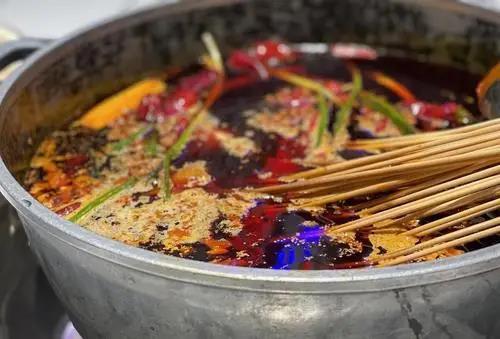 重庆人吃什么？三餐不离火锅？