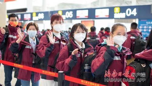 援沪医疗队总人数约万人 部分已入驻方舱医院