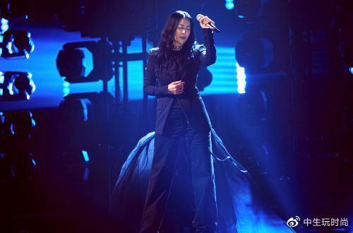 那英演唱《掉了》全程开大，唱哭华晨宇！